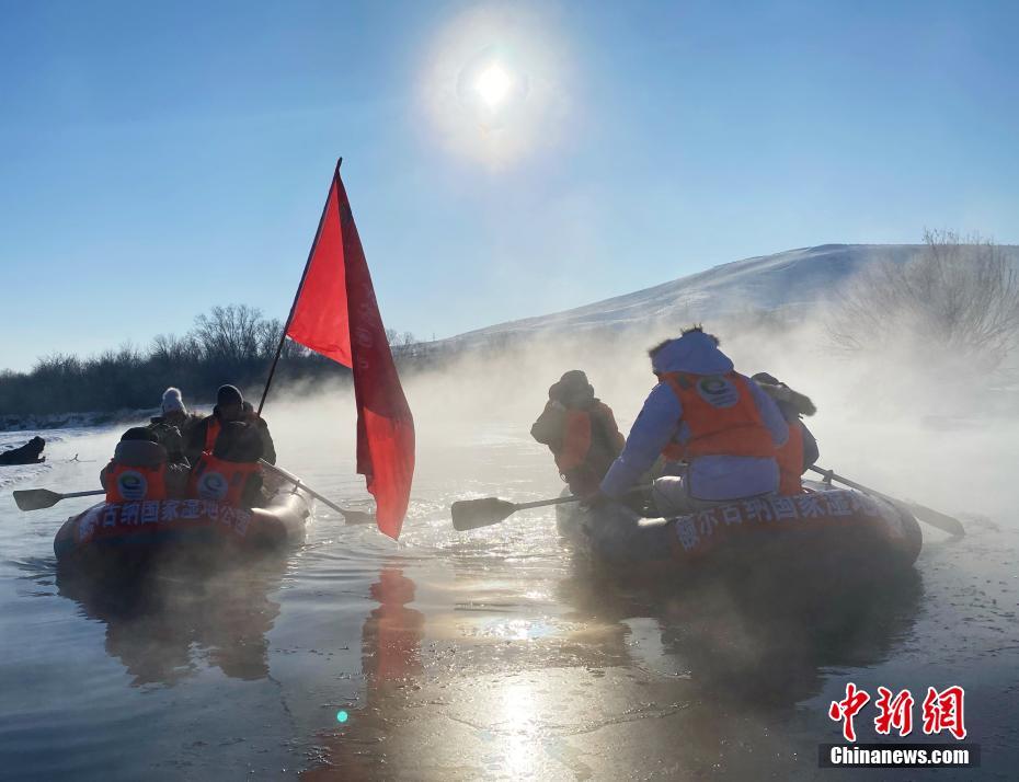 冬の日に広がる童話の世界　内モンゴル・アルグンの「凍らない川」