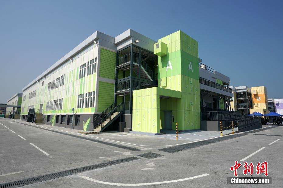 北大嶼山病院香港感染コントロールセンターの外観(撮影・張煒)。