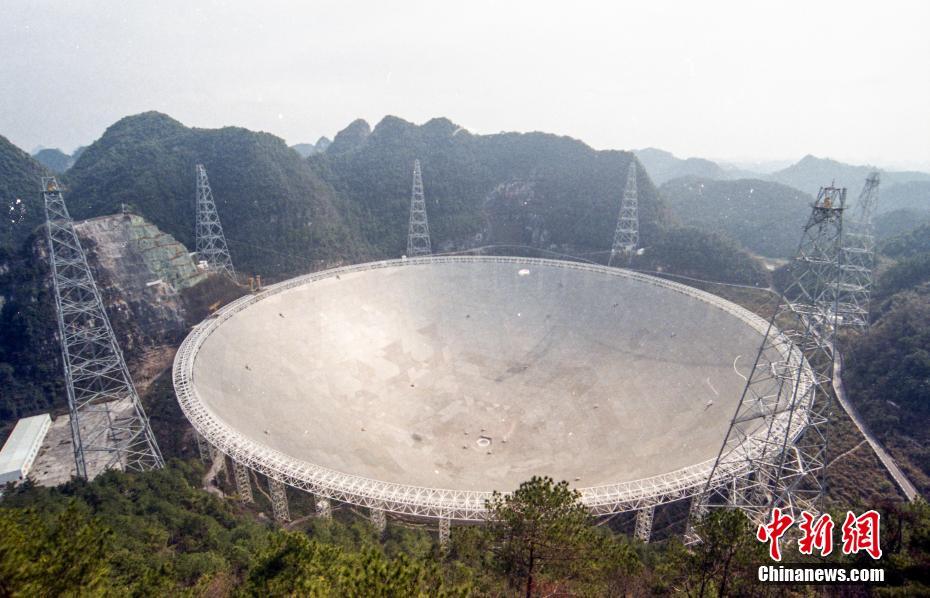 巨大電波望遠鏡「中国天眼」はどれくらい大きい？