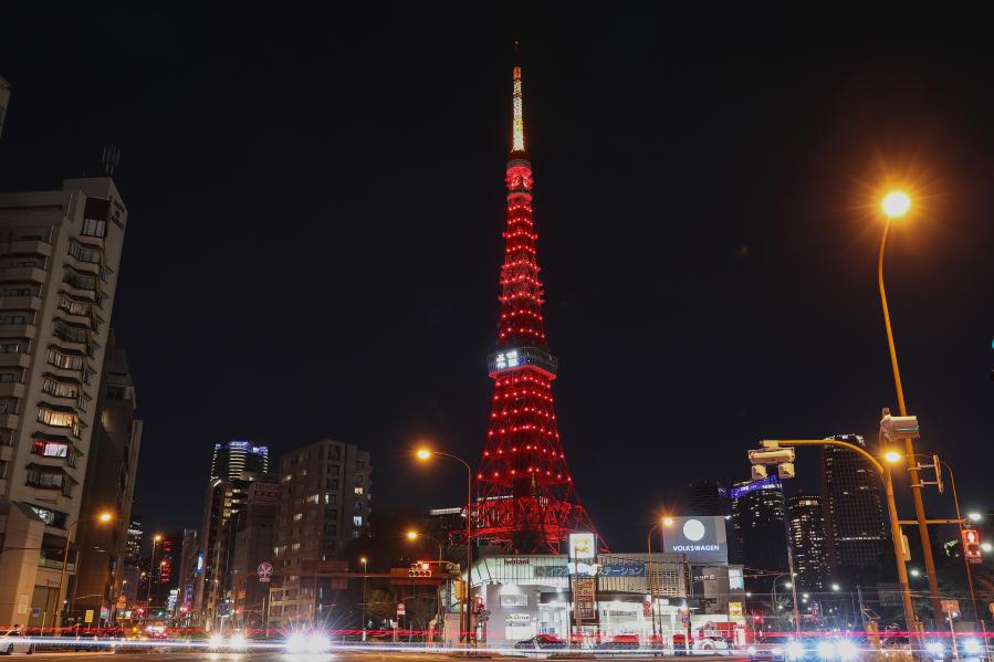 日本・東京タワーが「中国レッド」で春節をお祝い