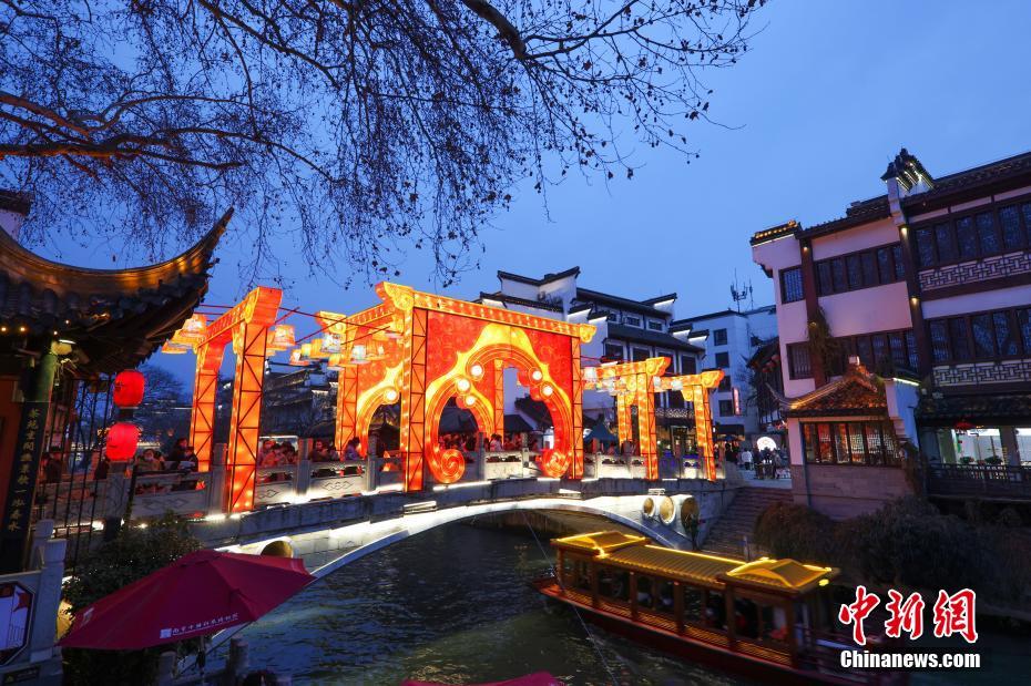 江蘇省南京市・秦淮河沿いで新春を彩るイルミネーション