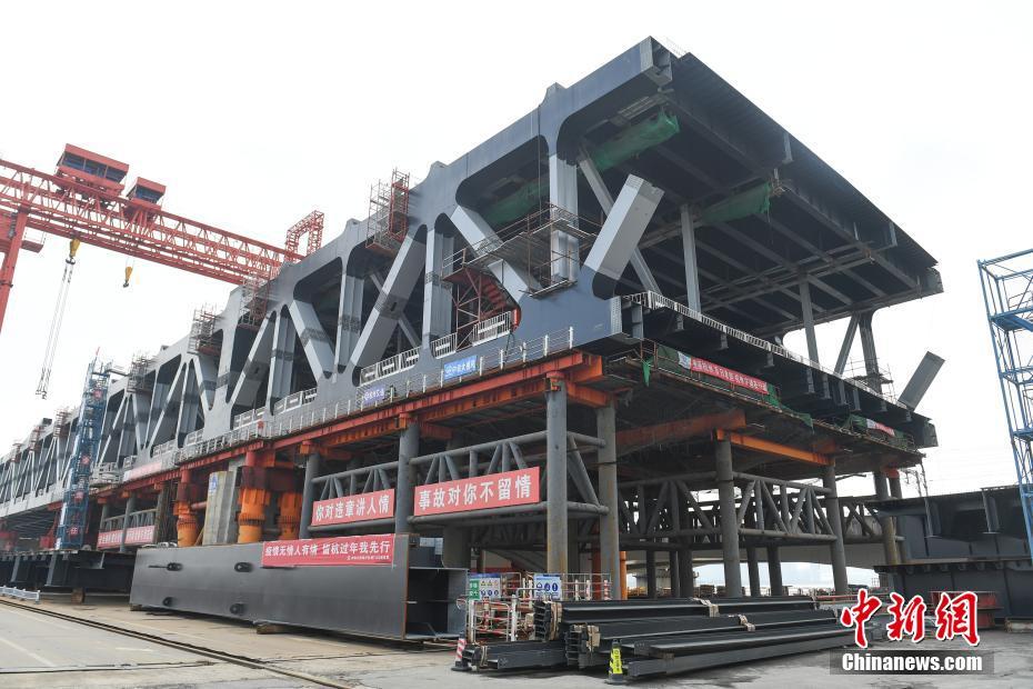 銭塘江に新たに建設中の大橋を取材　浙江省杭州