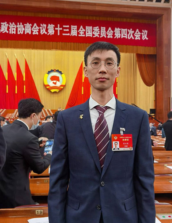 中国人民政治協商会議第13期全国委員会第4回会議に出席する張興贏所長。