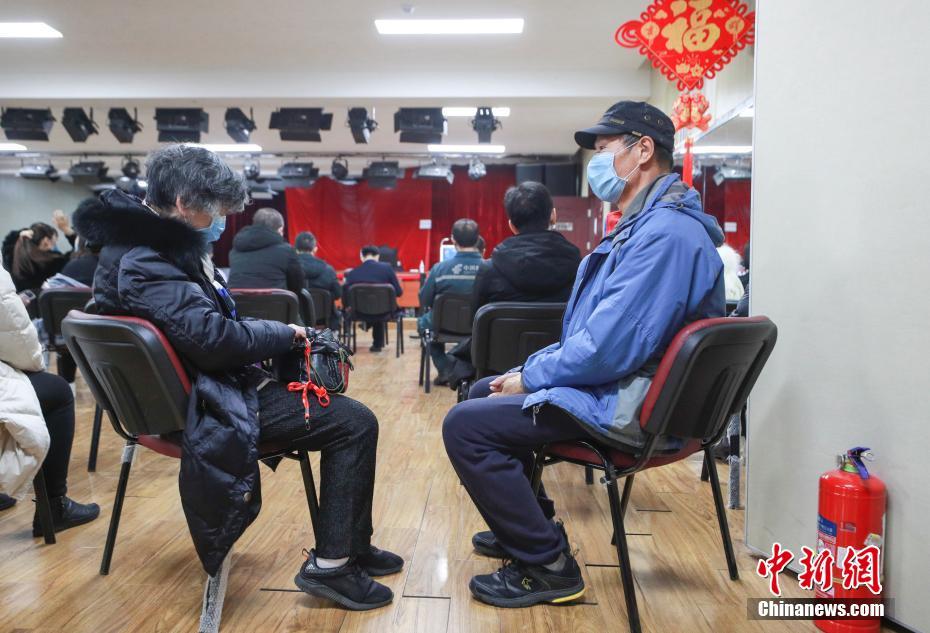 60歳以上の高齢者が新型コロナワクチンを接種　北京