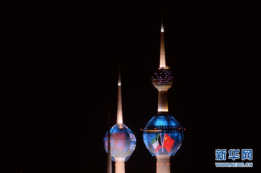 中国とクウェートの外交関係樹立50周年　タワーに両国国旗のライトアップ