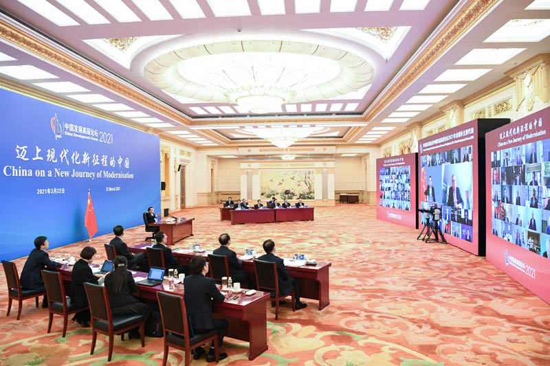 李克強総理が中国発展ハイレベルフォーラム年次会議の外国側代表らと会談