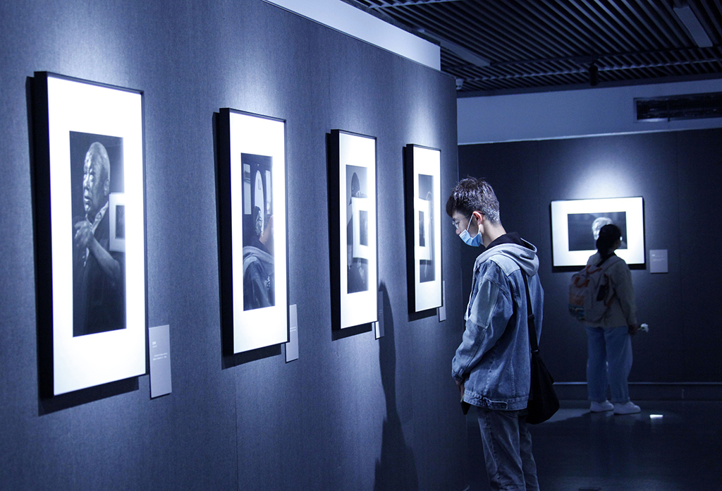 「時間の証人―南京大虐殺生存者肖像写真展」が開幕　江蘇省