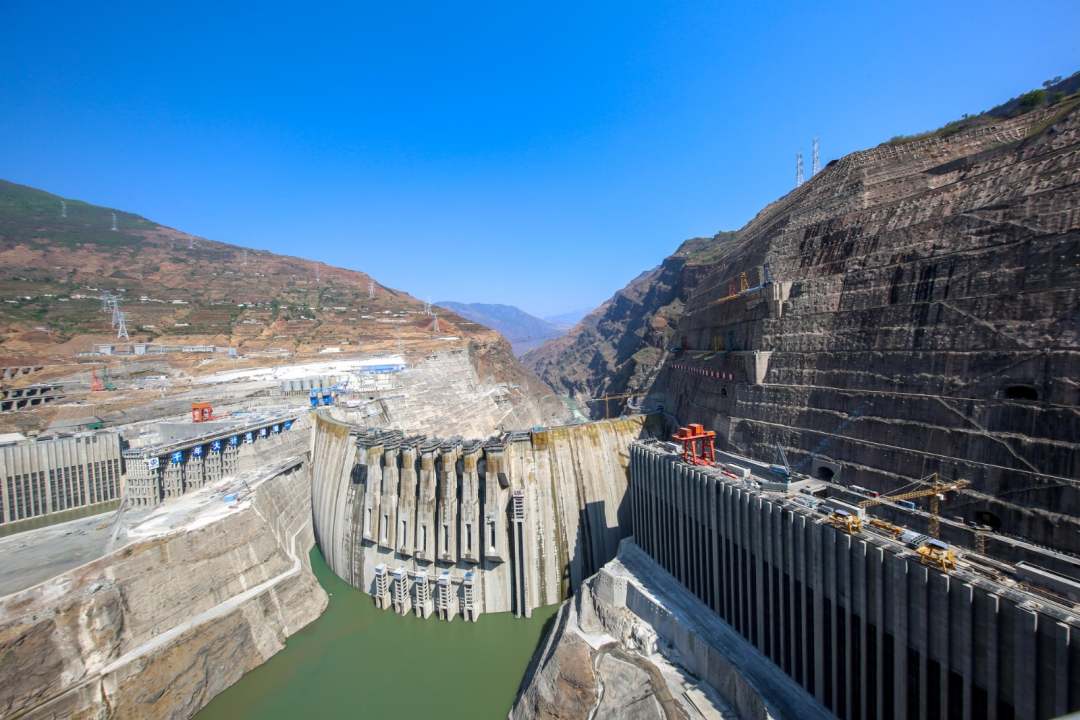 世界最大の建設中水力発電プロジェクト、正式に貯水を開始