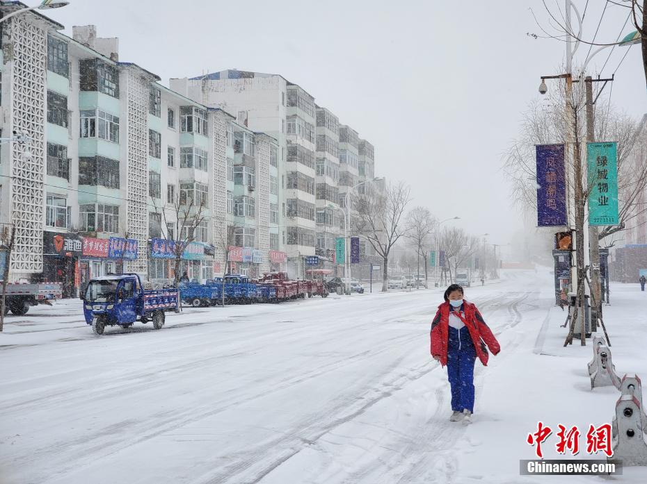4月の大雪に見舞われた中ロ国境の都市　黒竜江省黒河市