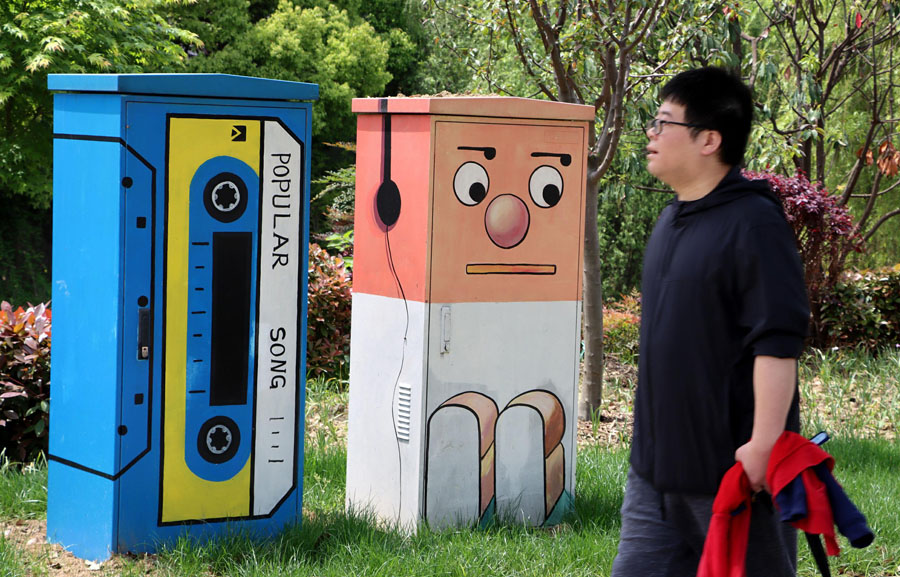 街中の配電ボックスなどがちょっと懐かしいグッズに「衣替え」　江蘇省常州