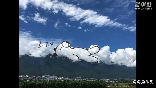 雲南省大理に移り住み、「雲の絵」を700枚描いた女性