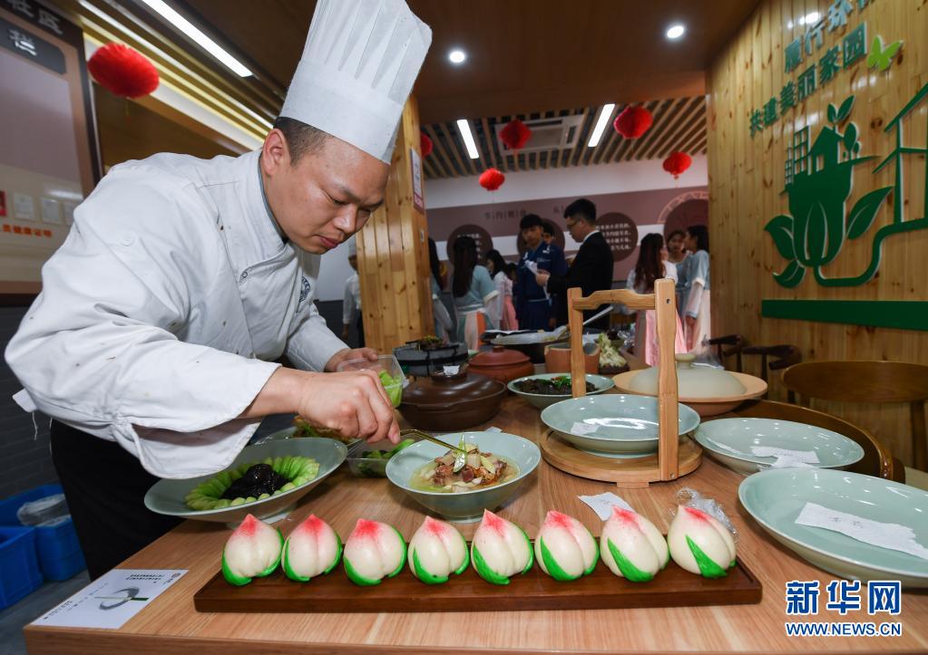 古鎮が地方色豊かな料理を発表　特色あるグルメの旅を応援　浙江省