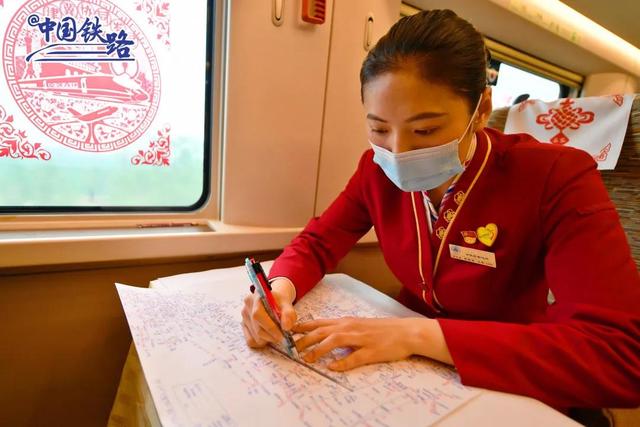 中国全土の鉄道路線から駅名まで全部暗記している高速鉄道の女性乗務員