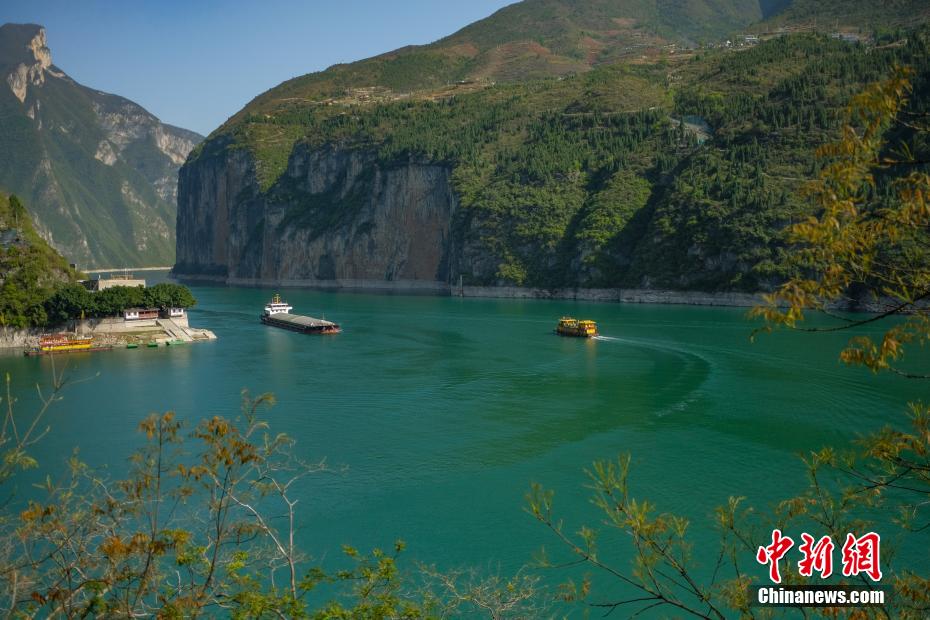 雄大な景色広がる瞿塘峡　重慶