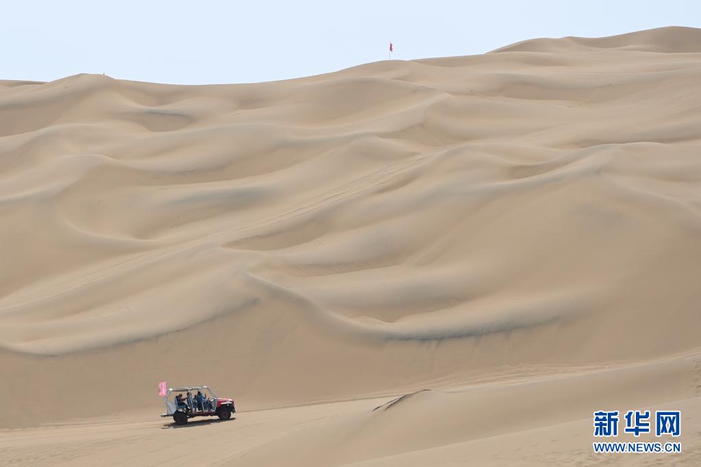 新疆の砂漠観光人気が上昇中
