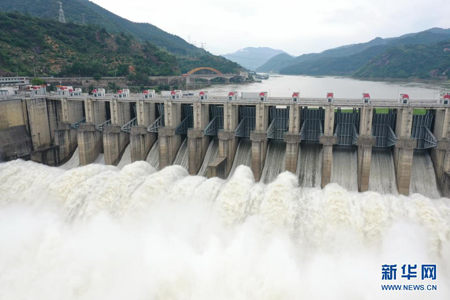 福建省水口水力発電所、今年初めて水門を開き放水