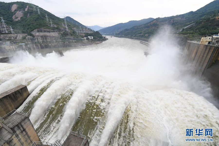 福建省水口水力発電所、今年初めて水門を開き放水