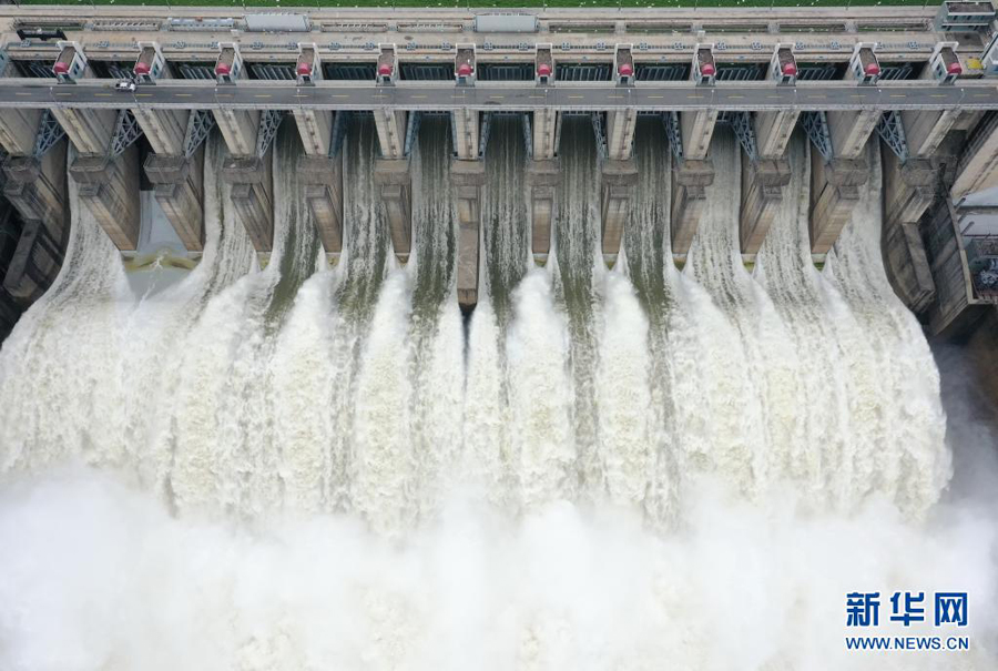 福建省水口水力発電所、今年初めて水門を開き放水
