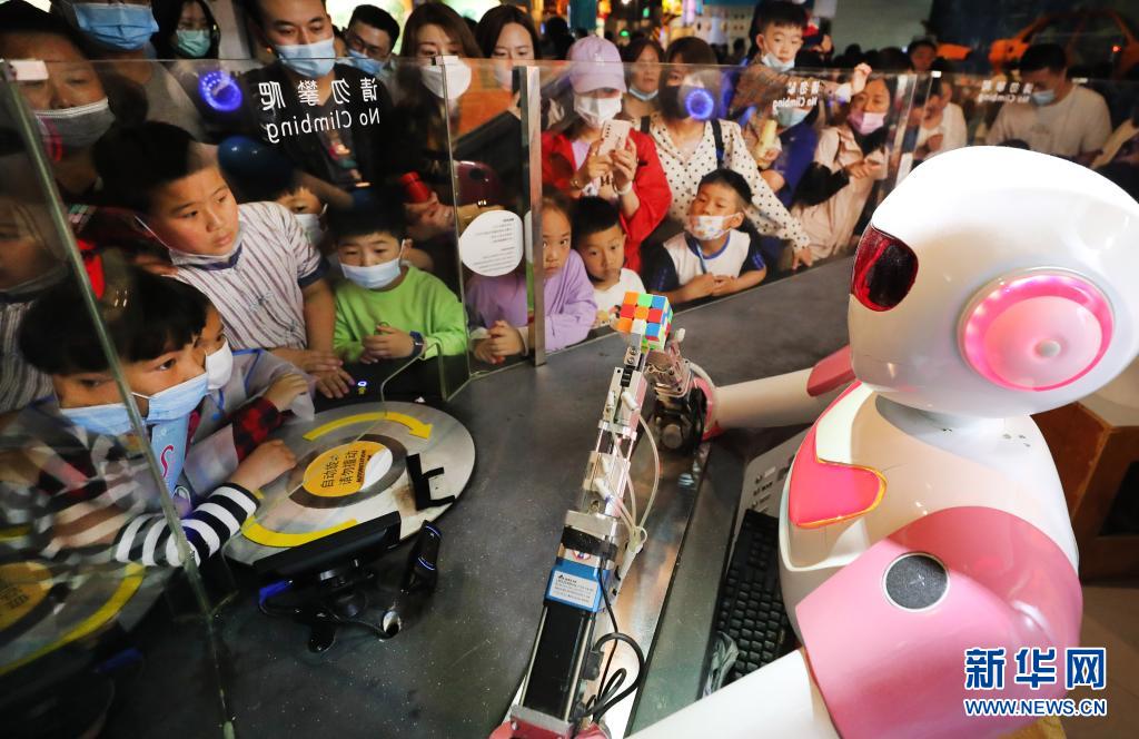 上海科技館で不思議な科学技術の世界を体験