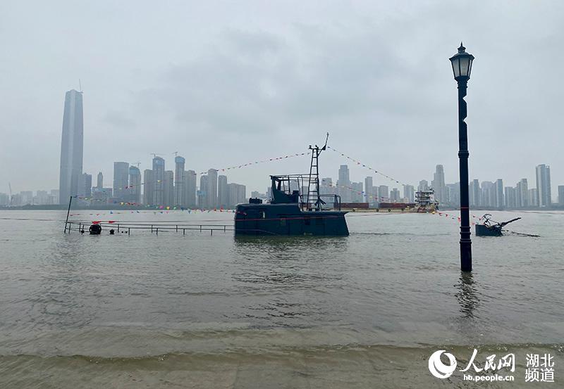 長江漢口ステーションの水位、警戒レベルを超える