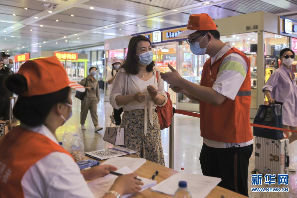 新型コロナワクチン臨時接種会場が高速鉄道駅に開設　上海