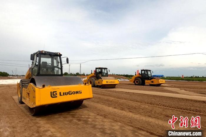 高速道路の敷設工事に「無人運転」技術を導入　甘粛省