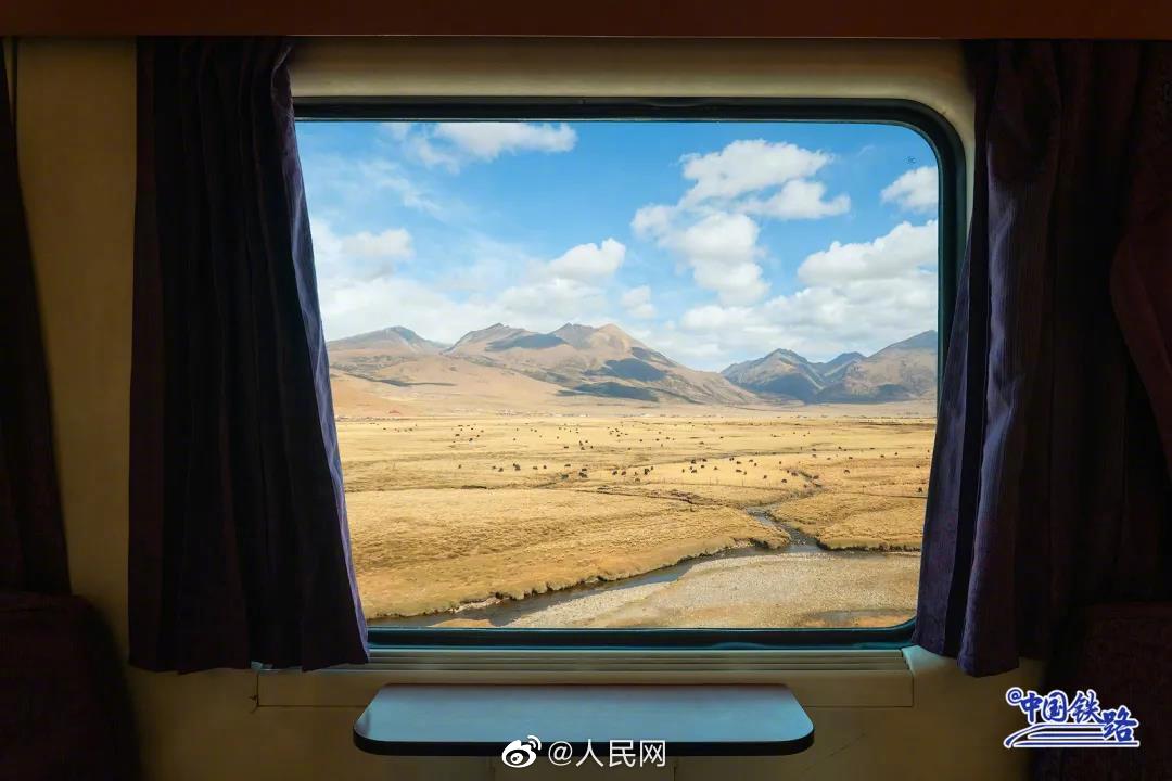 中国の鉄道の旅、美しい車窓からの風景