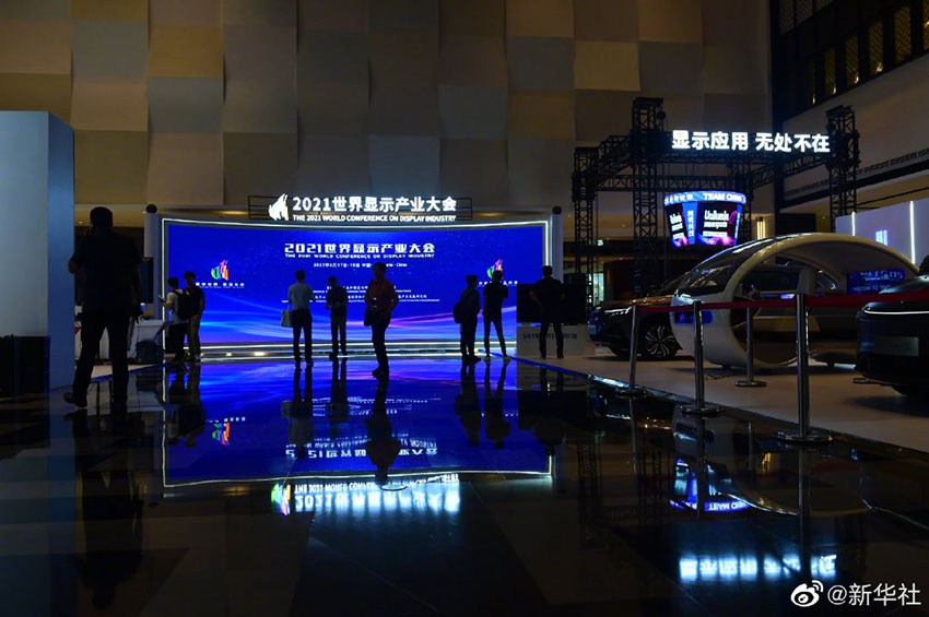 中国の新型ディスプレーがシェア4割　産業規模世界一