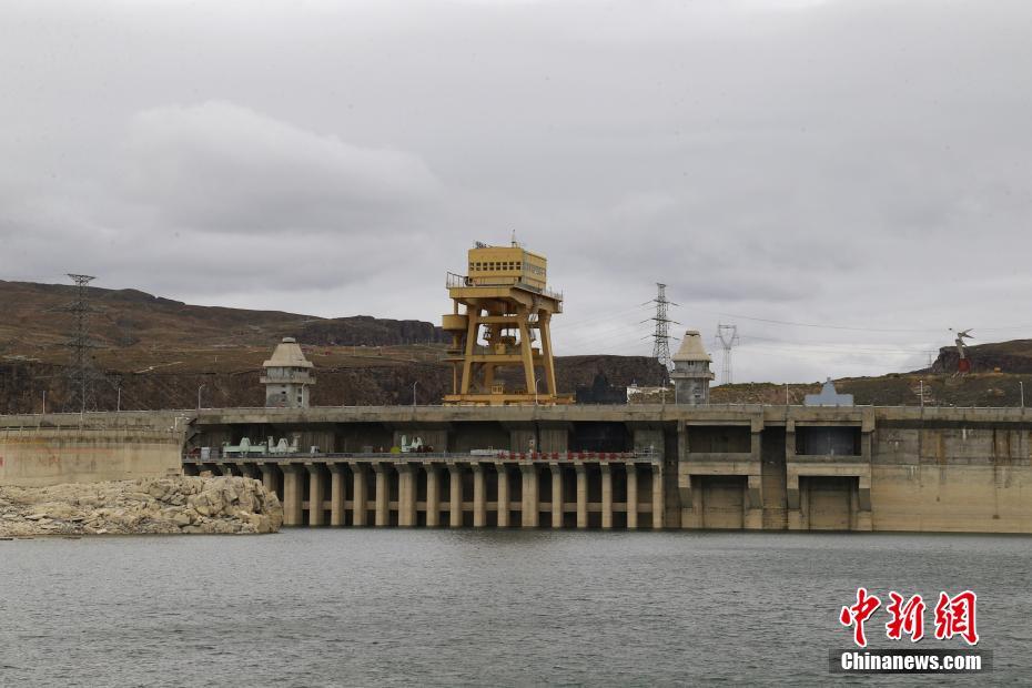 青海省竜羊峡水力発電所を訪ねて