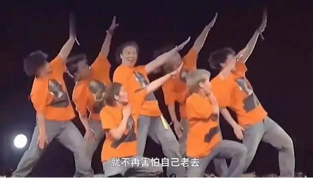 ストリートダンサーは68歳！チームで踊り続けて10数年　河南省鄭州