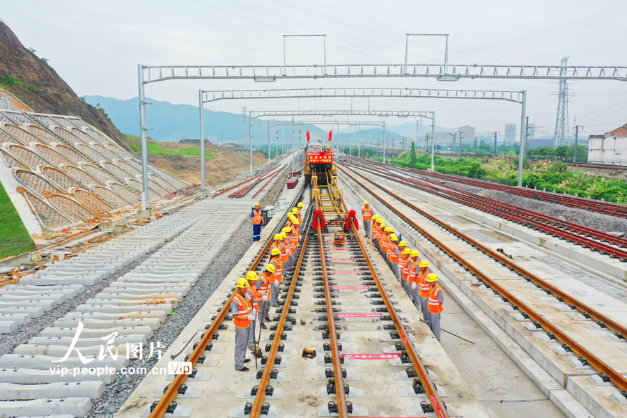 中国国内初となる民営の高速鉄道が全線開通　浙江省台州