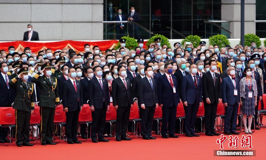 香港特区成立24周年祝賀行事、国旗護衛隊が初めて中国式行進で入場