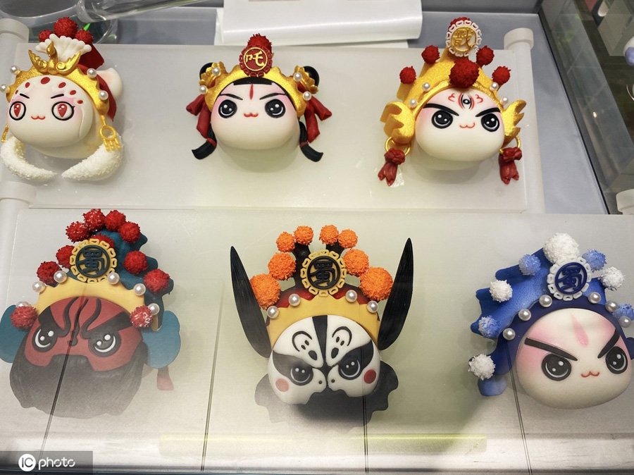 パンダに川劇のお面！？カラフルでユニークなケーキが人気に　四川省成都