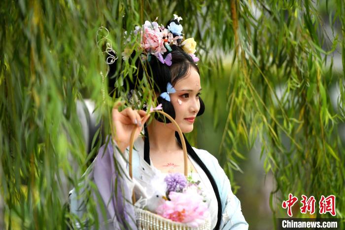 「夏の漢服園遊会」イベントが福建省福州で開催