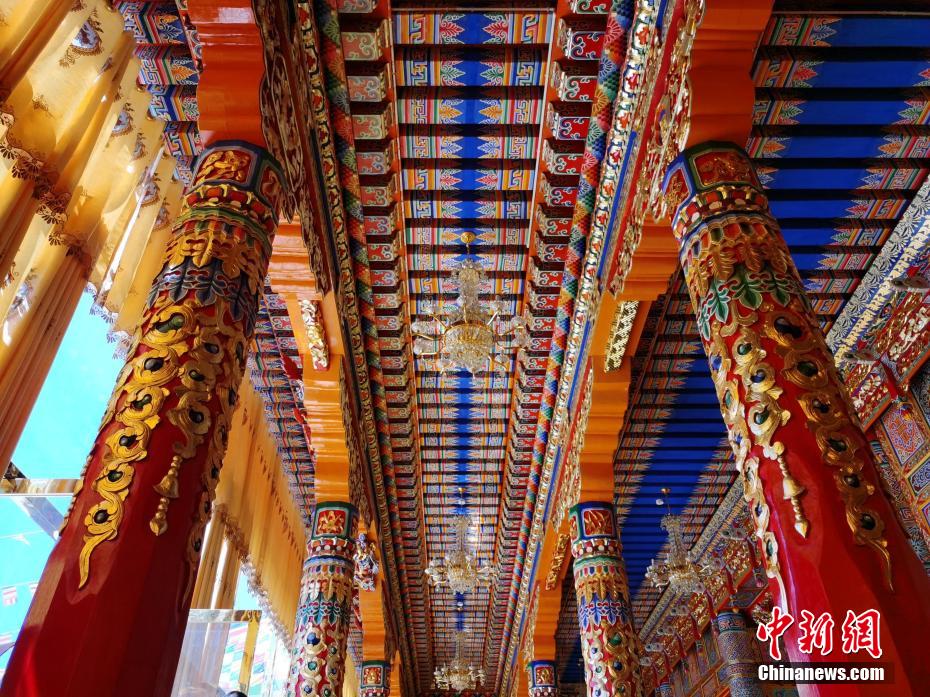 青海省の扎西多卡瑪殿　彩色面積が世界最大の単体チベット仏教殿建築に認定