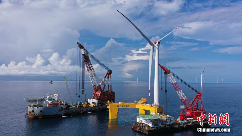 世界初の台風に強い浮体式洋上風力発電ユニットを設置　広東省陽江