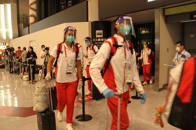 卓球、女子サッカーなど中国五輪選手団第2陣が東京に到着