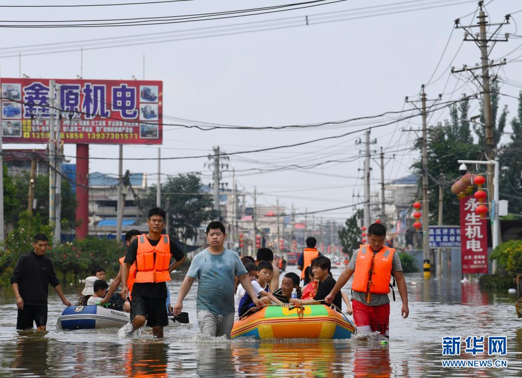 豪雨被害が深刻な地域で1万人以上が避難　河南省新郷市