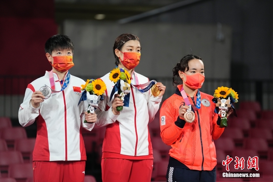東京五輪卓球女子で陳夢選手が金　銀の孫選手は伊藤選手に感謝の言葉