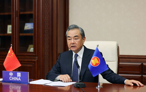 王毅部長が中国・ASEAN外相会議に出席　「南中国海の平和・安定を維持」