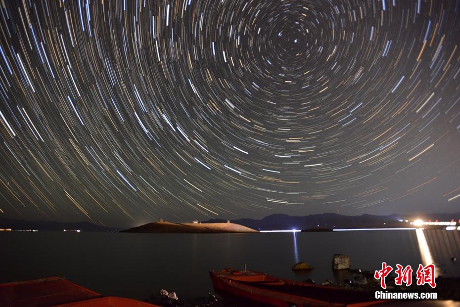 サリム湖で出会ったこの上なく美しい星空　新疆