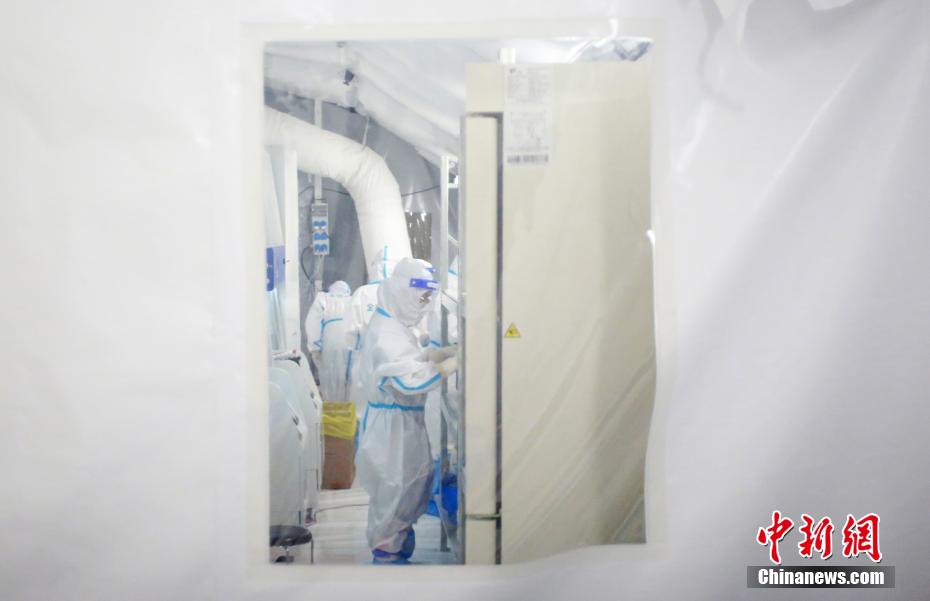 24時間体制でコロナと闘うPCR検査施設「猟鷹号」実験室　江蘇省揚州