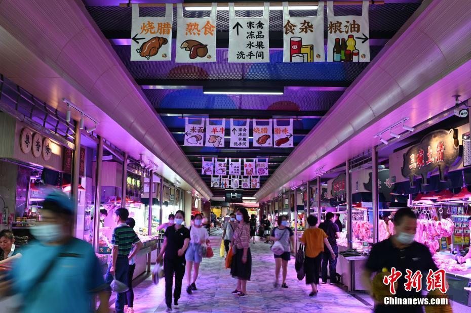 嶺南地方の「庶民風」内装で話題集める生鮮市場　広東省広州市