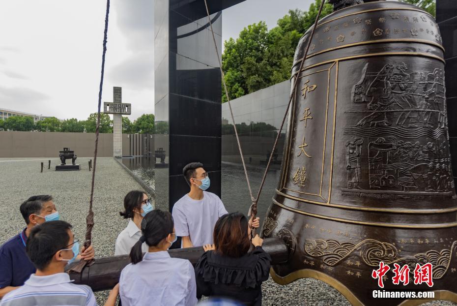 「平和の鐘」鳴らして抗日戦争勝利76周年を記念　南京