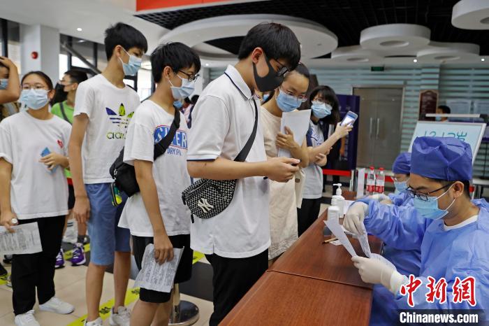 上海で12歳から17歳までの台湾地区出身学生へのワクチン接種スタート
