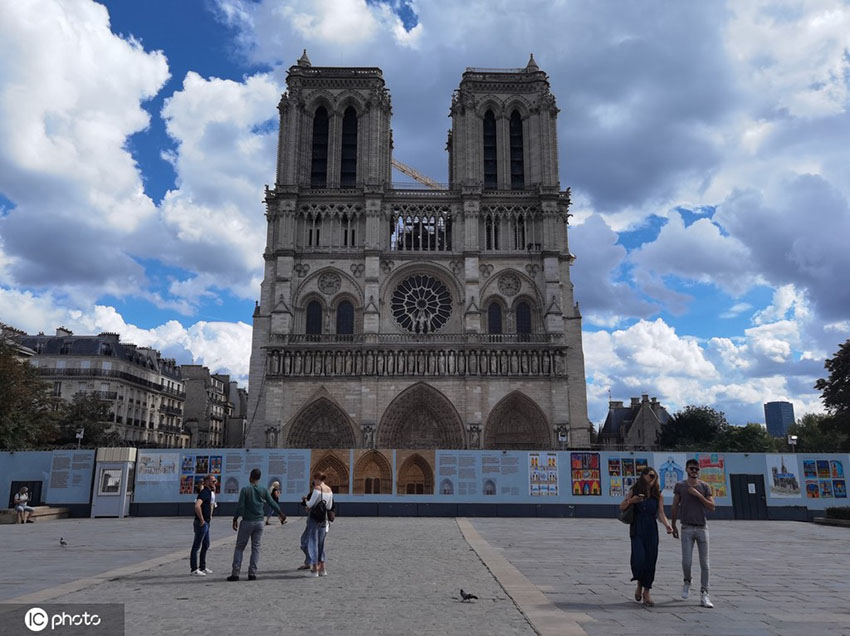 2年間の修復作業を経てパリ・ノートルダム大聖堂が姿現す