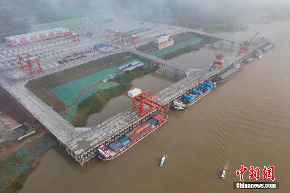 長江上流初の1万トン級埠頭「重慶新生港」が開港