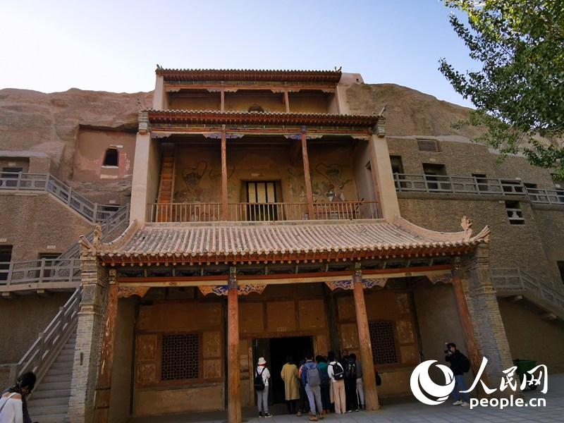千年の歴史を有し、山と泉が共生する敦煌　甘粛省