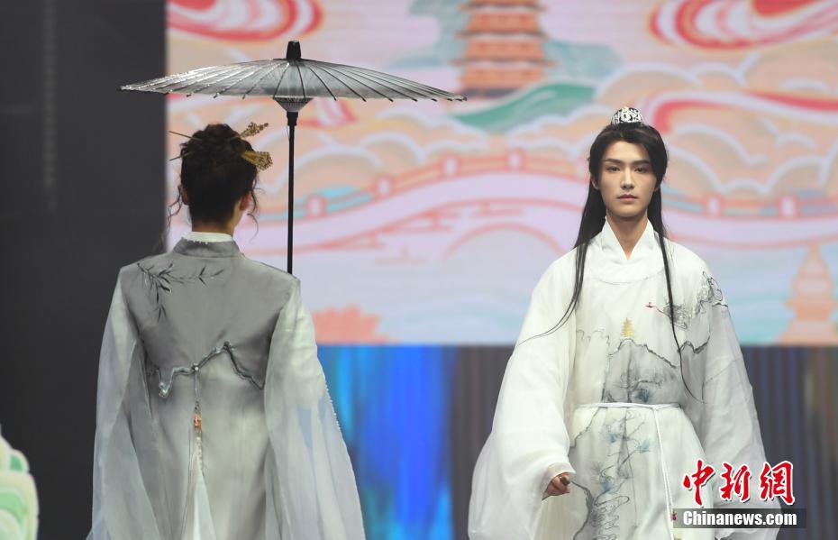 伝統ファッションの美蘇る華麗な漢服ショー 浙江省杭州