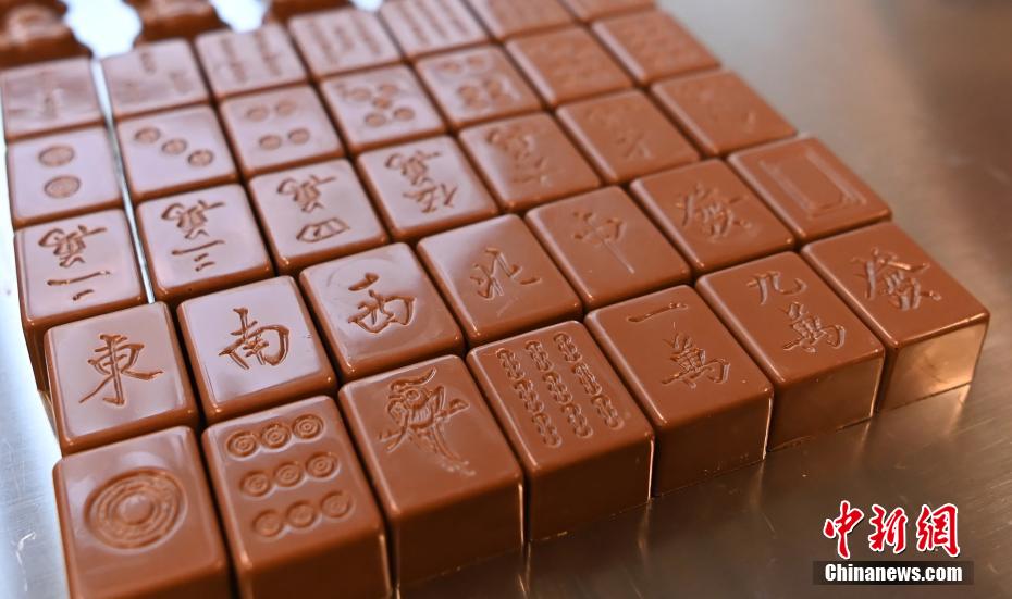 パンダチョコにマージャンチョコ！四川テイスト満載なチョコが人気に　四川省